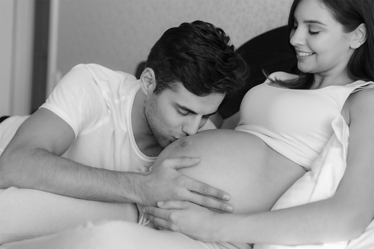 Babybauchfotografie - Lassen Sie sich während Ihrer Schwangerschaft von uns begleiten, wir fotografieren Ihren Babybauch und erstellen wundervolle Babybauchfotos.