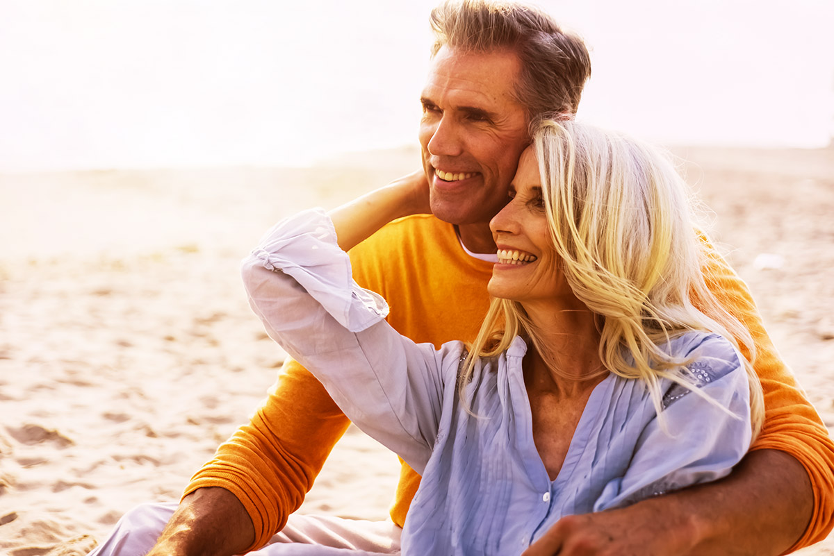 Oma und Opa Fotografie mit Mazelle Photography Fotostudio na der Ostsee auf der Insel Ruegen