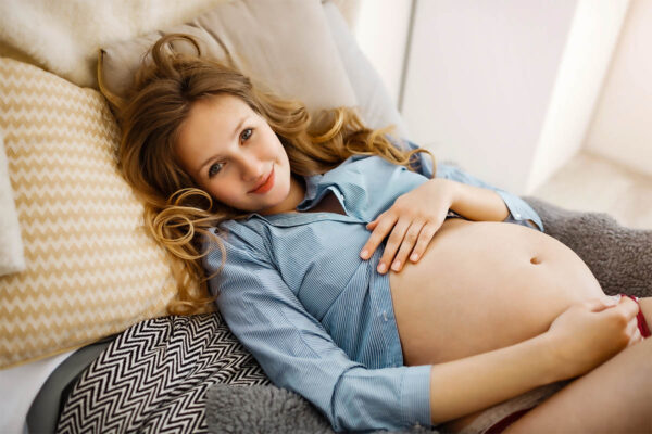 Babybauchfotografie - Lassen Sie sich während Ihrer Schwangerschaft von uns begleiten, wir fotografieren Ihren Babybauch und erstellen wundervolle Babybauchfotos.