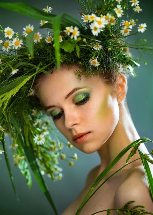 Porträtfotografie einer Frau mit Blumenkranz mit dem Mazelle Photography Fotostudio® in Mecklenburg-Vorpommern